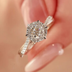 TENCARATS Moissanite Halo Ring – 925 Sterling Silver, Brilliant Cut, Dazzling Pavé Band Engagement Jewelry