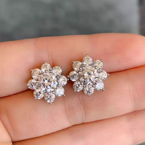 Moissanite Flower Stud Earrings Sterling Silver Sparkling Floral Design Elegant Jewelry for Women Wedding Party Gift